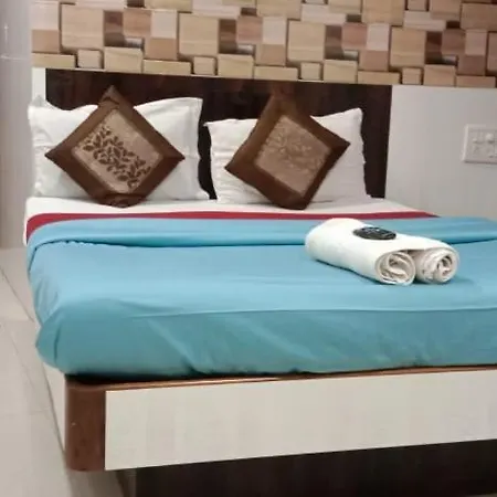 Hotel Metro Plaza Near Barc-3